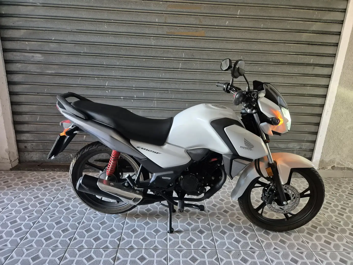Honda CB 125 F Blanco - 2