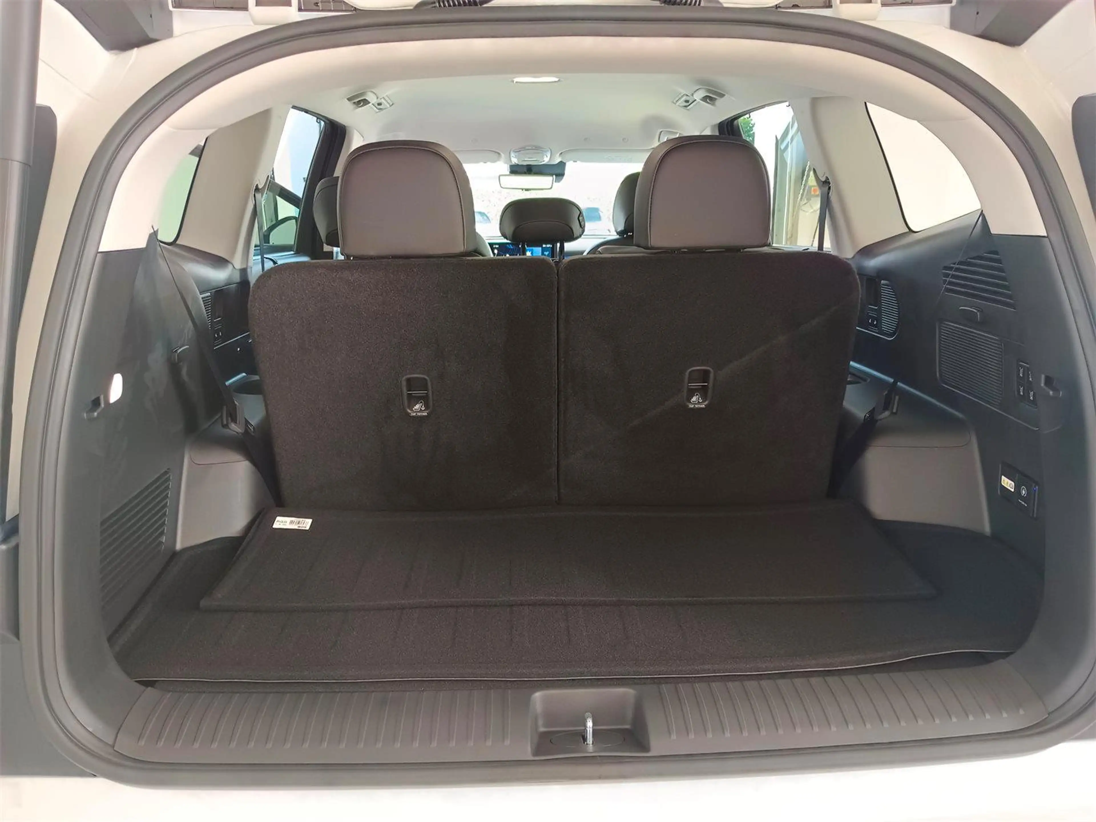 Hyundai IONIQ 9 Prestige Line 110 kWh 4WD 96p72-O2 — photo 6