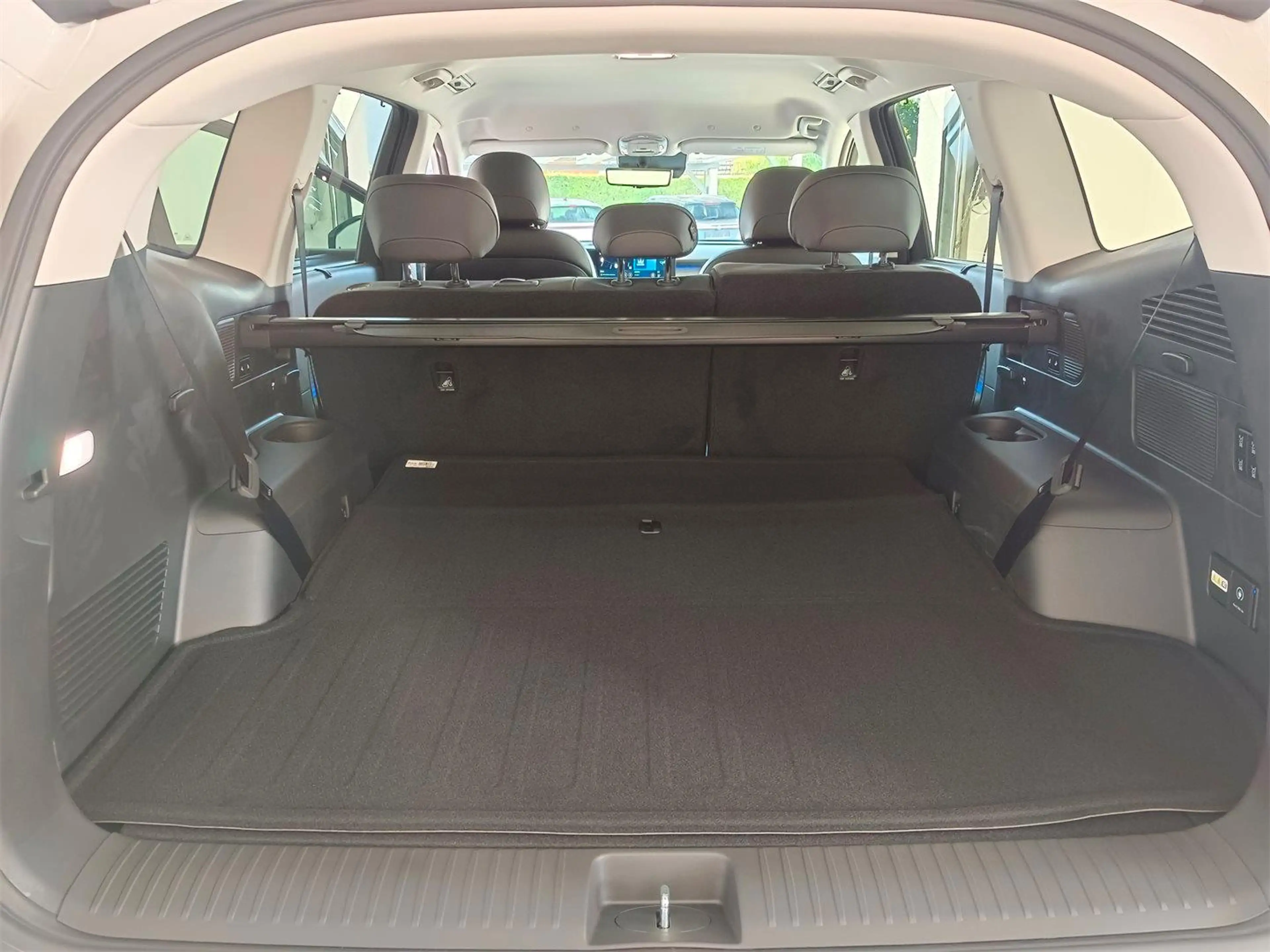 Hyundai IONIQ 9 Prestige Line 110 kWh 4WD 96p72-O2 — photo 12