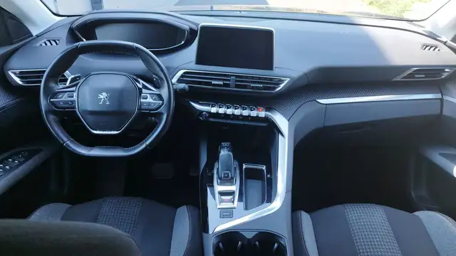 Peugeot 3008 view 11