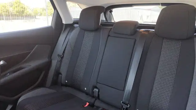 Peugeot 3008 view 9