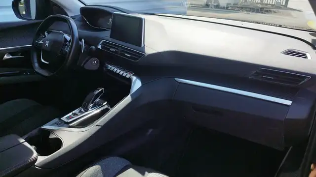 Peugeot 3008 view 10