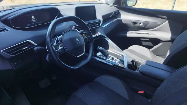 Peugeot 3008 view 8