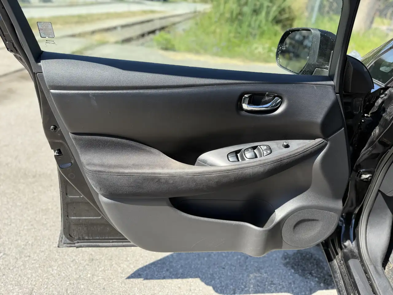 Nissan Leaf снимка Nissan Leaf