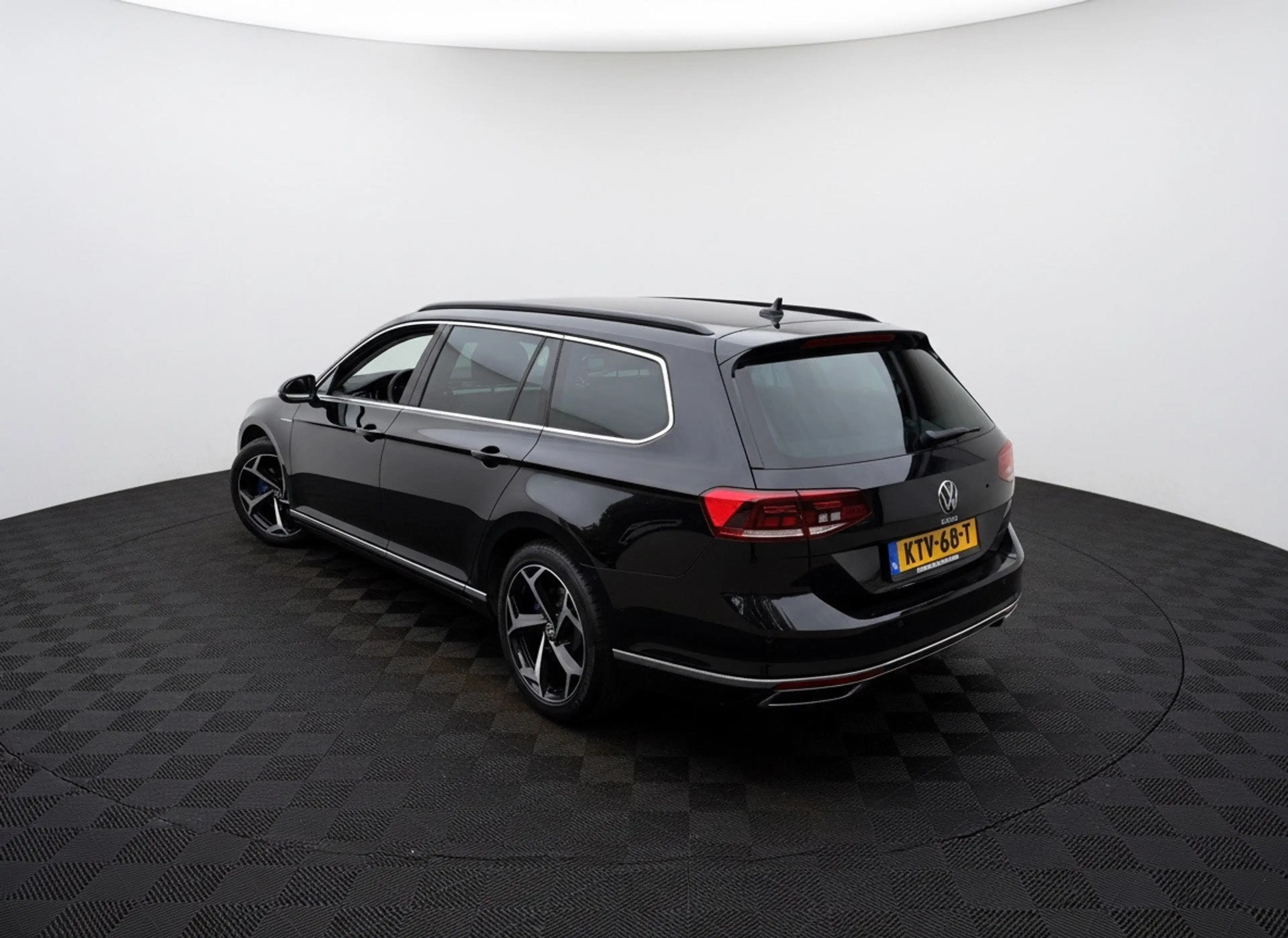 Volkswagen Passat Variant 1.4 TSI PHEV GTE Business SOH 93% — photo 4