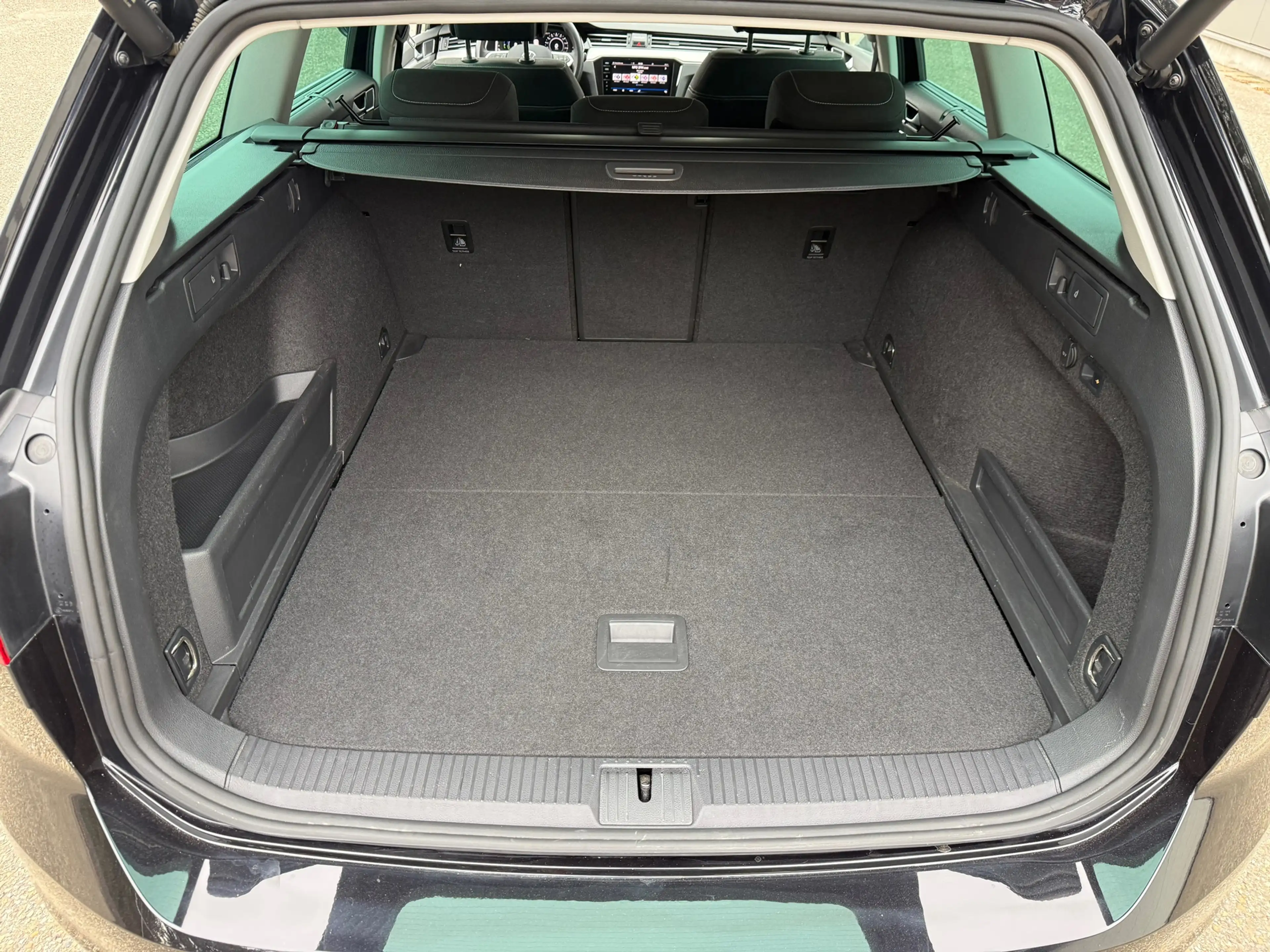 Volkswagen Passat Variant 1.4 TSI PHEV GTE Business SOH 93% — photo 9