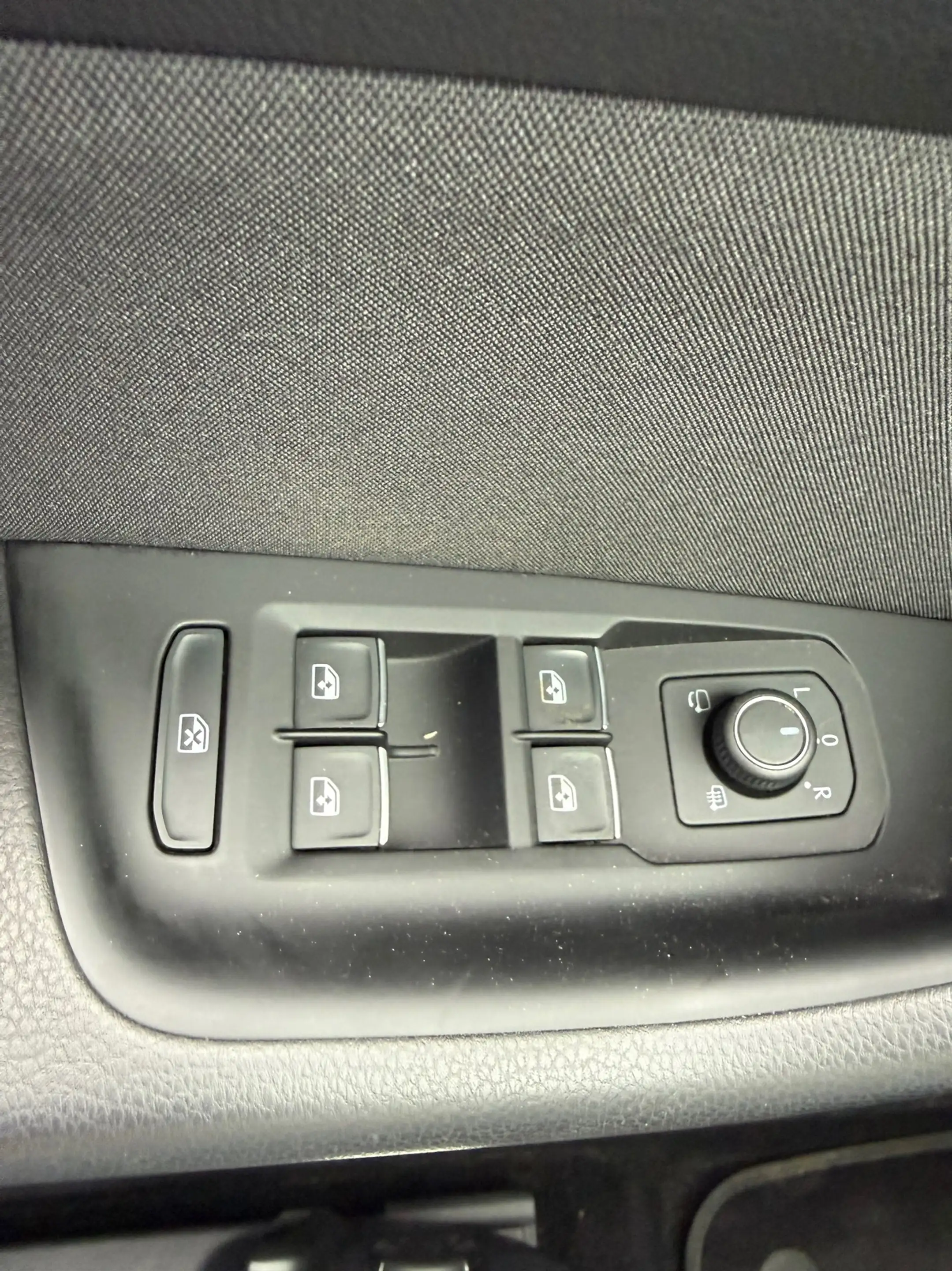 Volkswagen Passat Variant 1.4 TSI PHEV GTE Business SOH 93% — photo 17