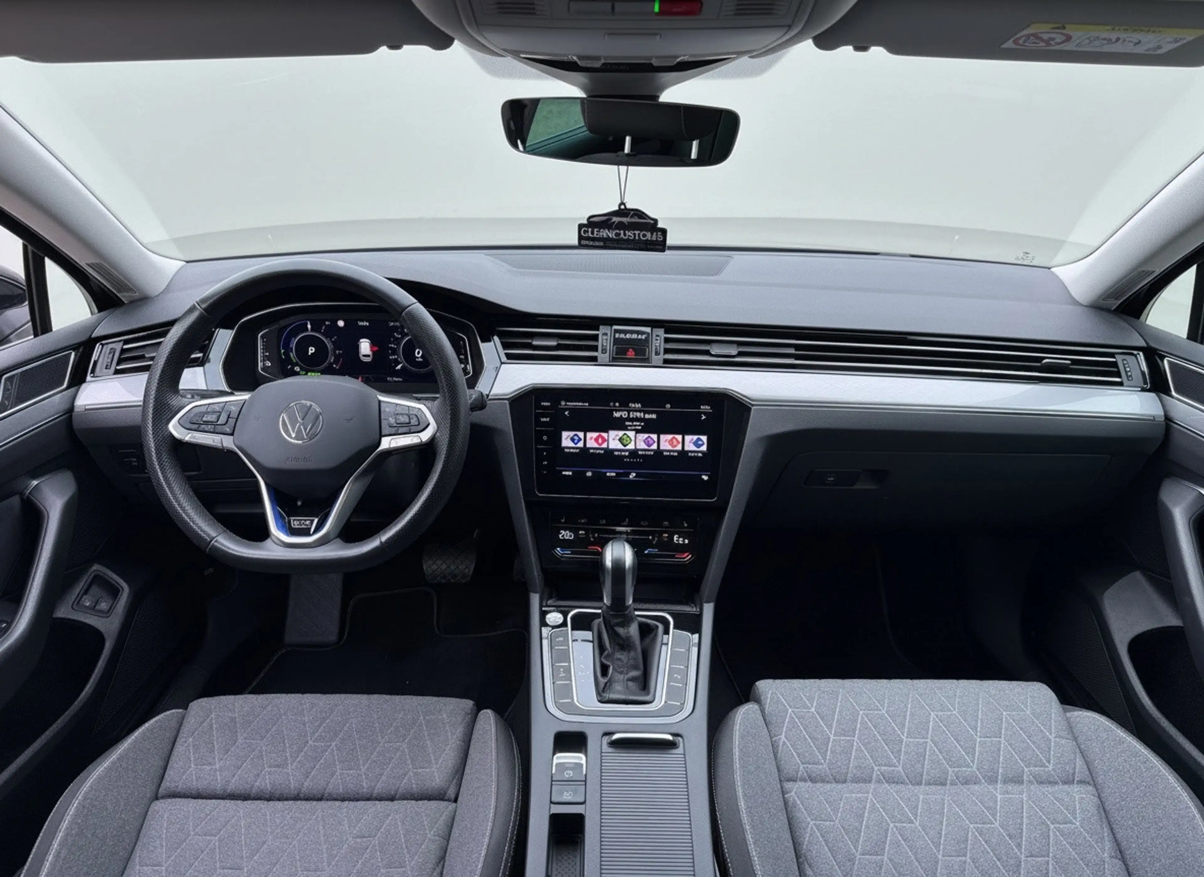 Volkswagen Passat Variant 1.4 TSI PHEV GTE Business SOH 93% — photo 14