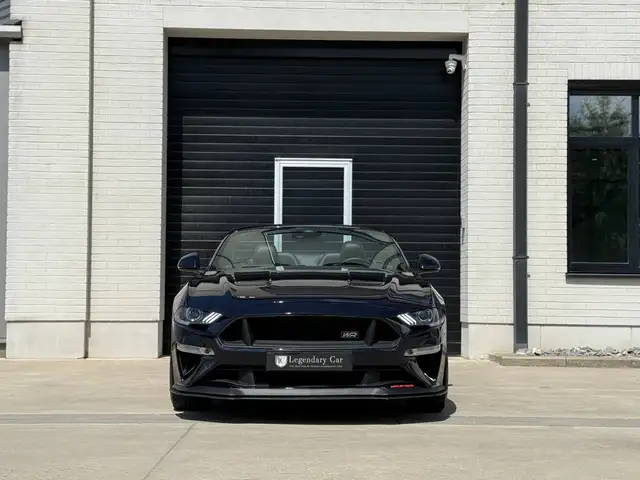 Ford Mustang view 3