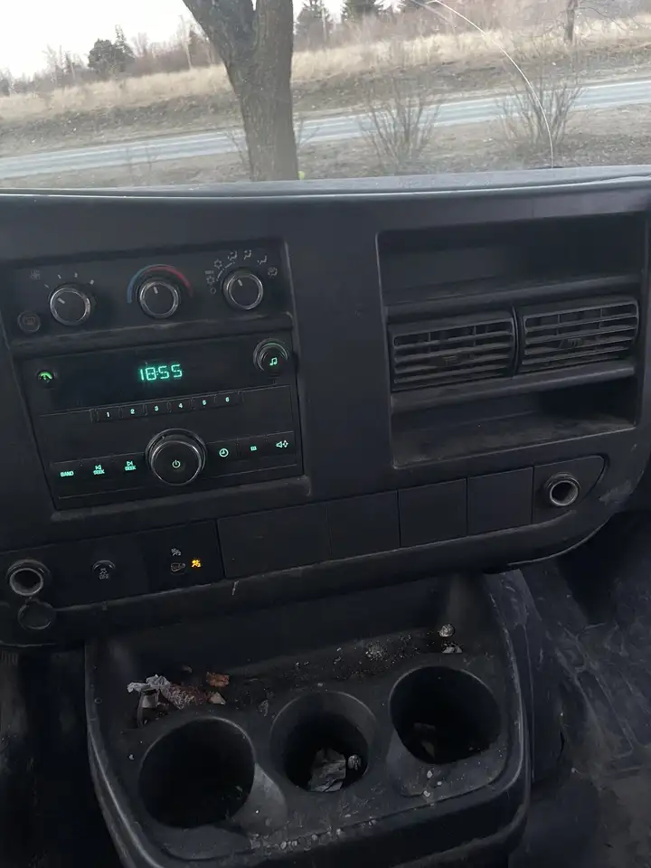 GMC Savana снимка GMC Savana
