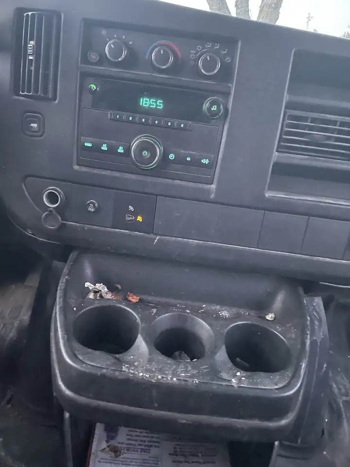 GMC Savana снимка GMC Savana