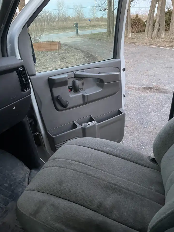 GMC Savana снимка GMC Savana
