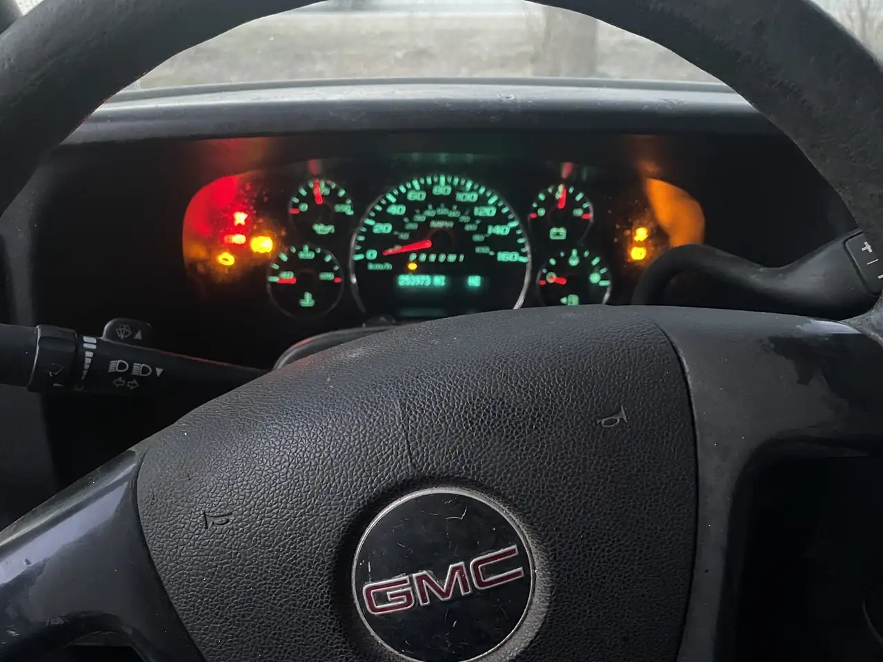 GMC Savana снимка GMC Savana