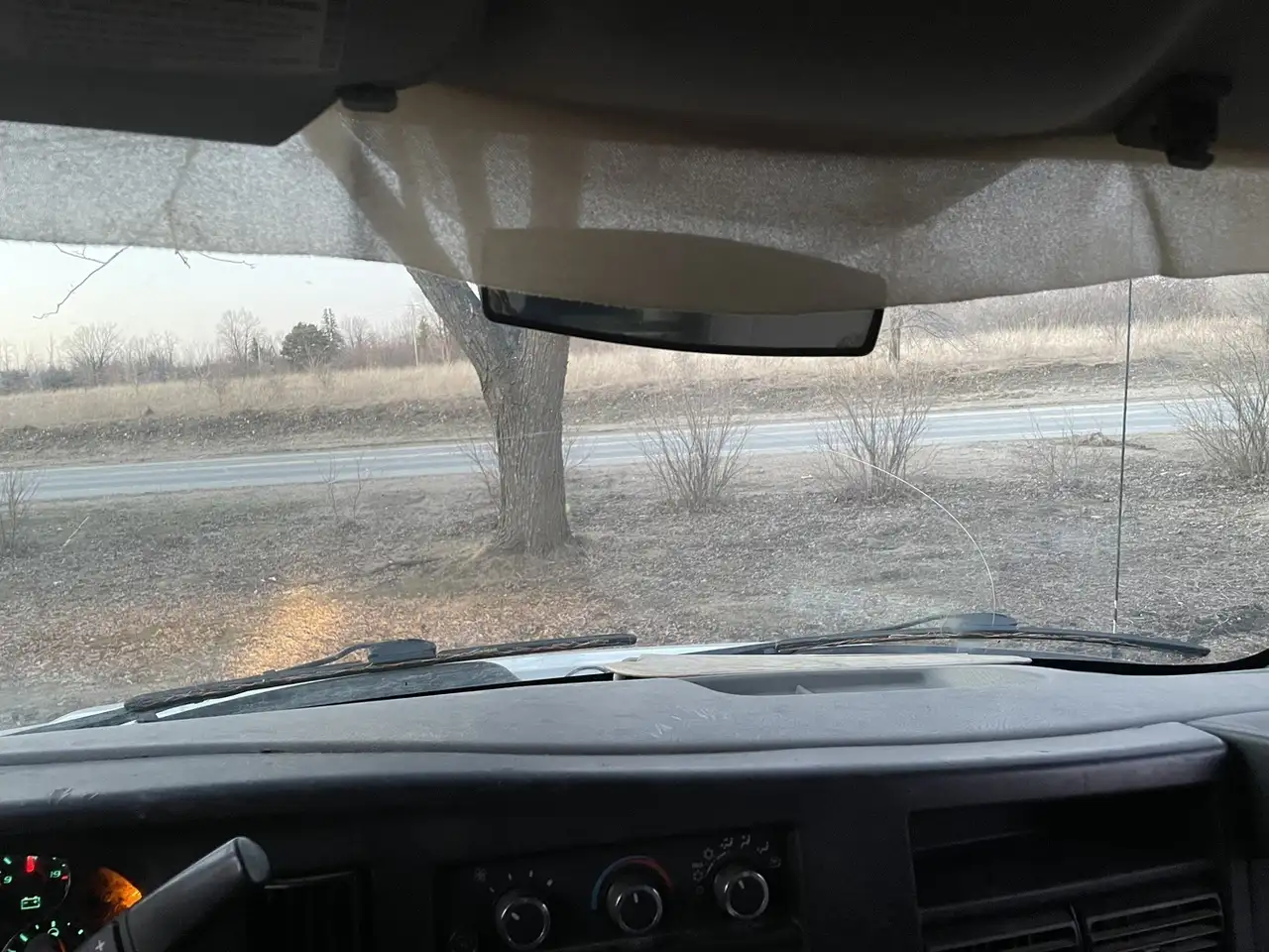 GMC Savana снимка GMC Savana
