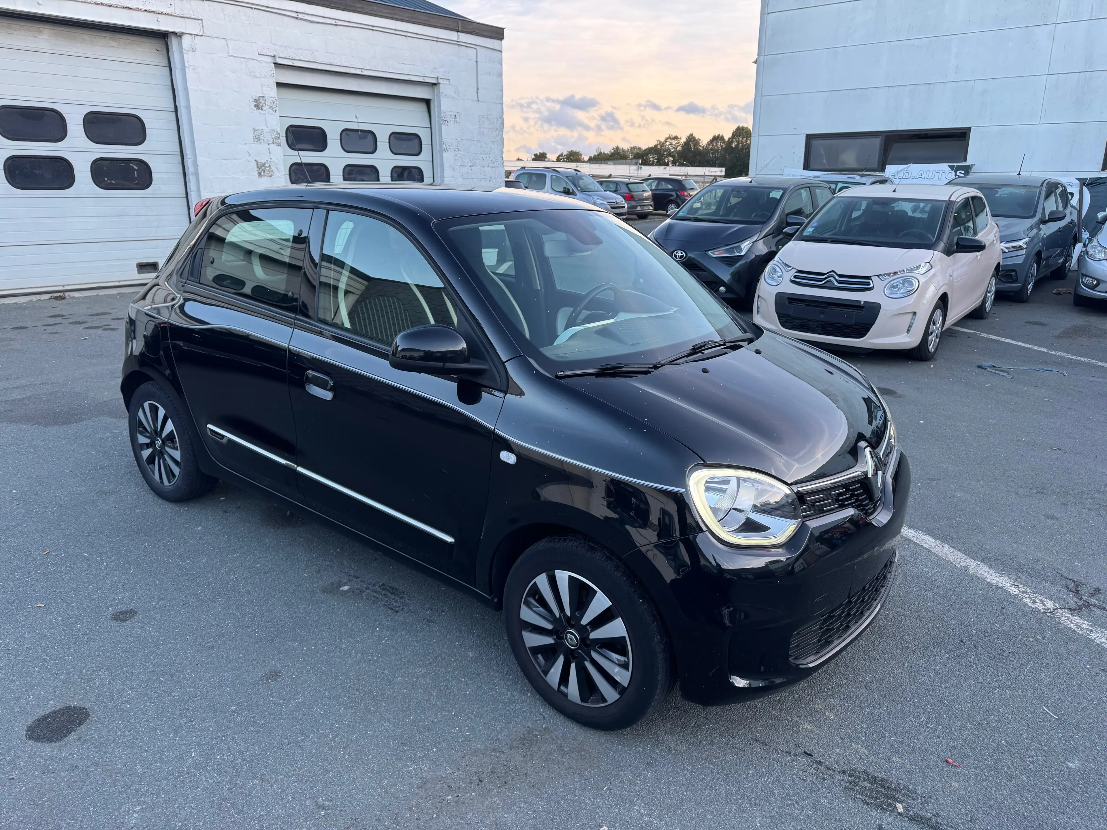 Renault Twingo Twingo 1.0i  SÉRIE SPÉCIALE — photo 4