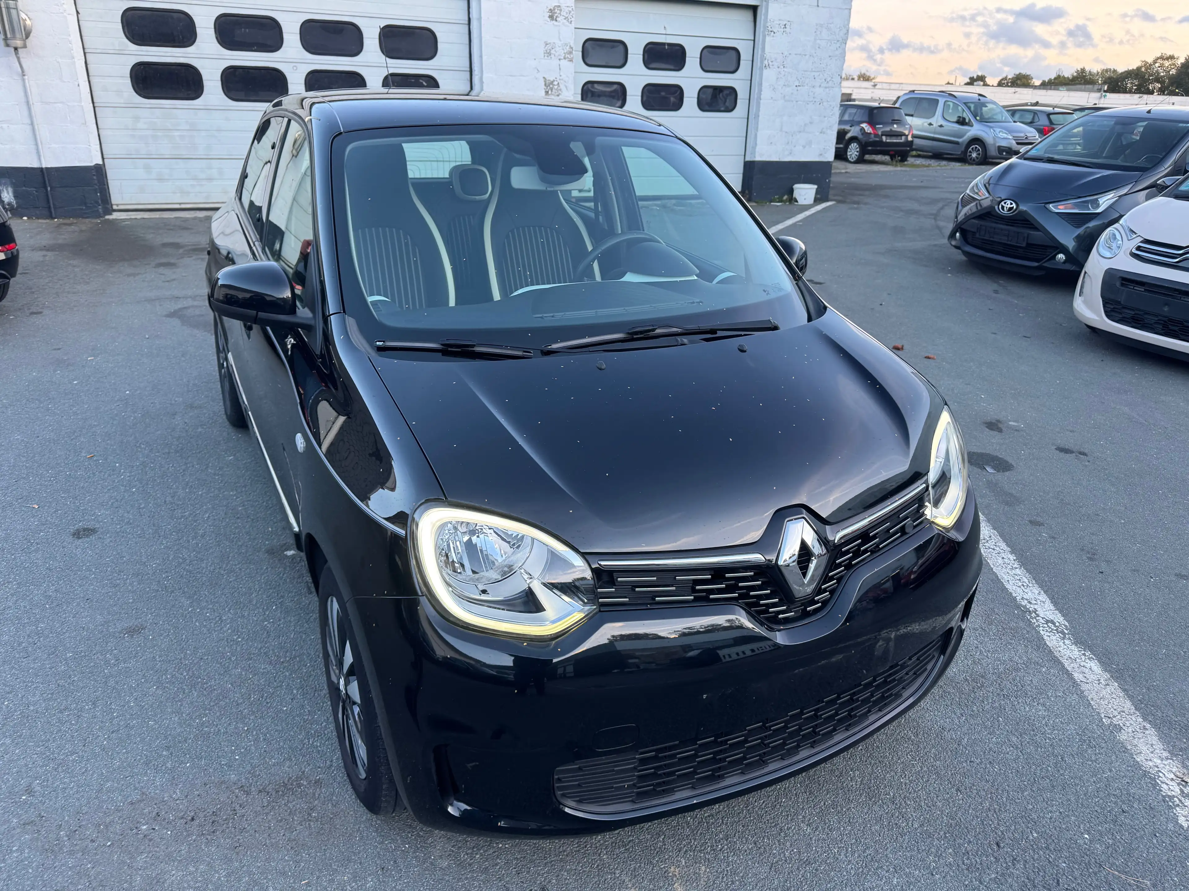 Renault Twingo Twingo 1.0i  SÉRIE SPÉCIALE — photo 3