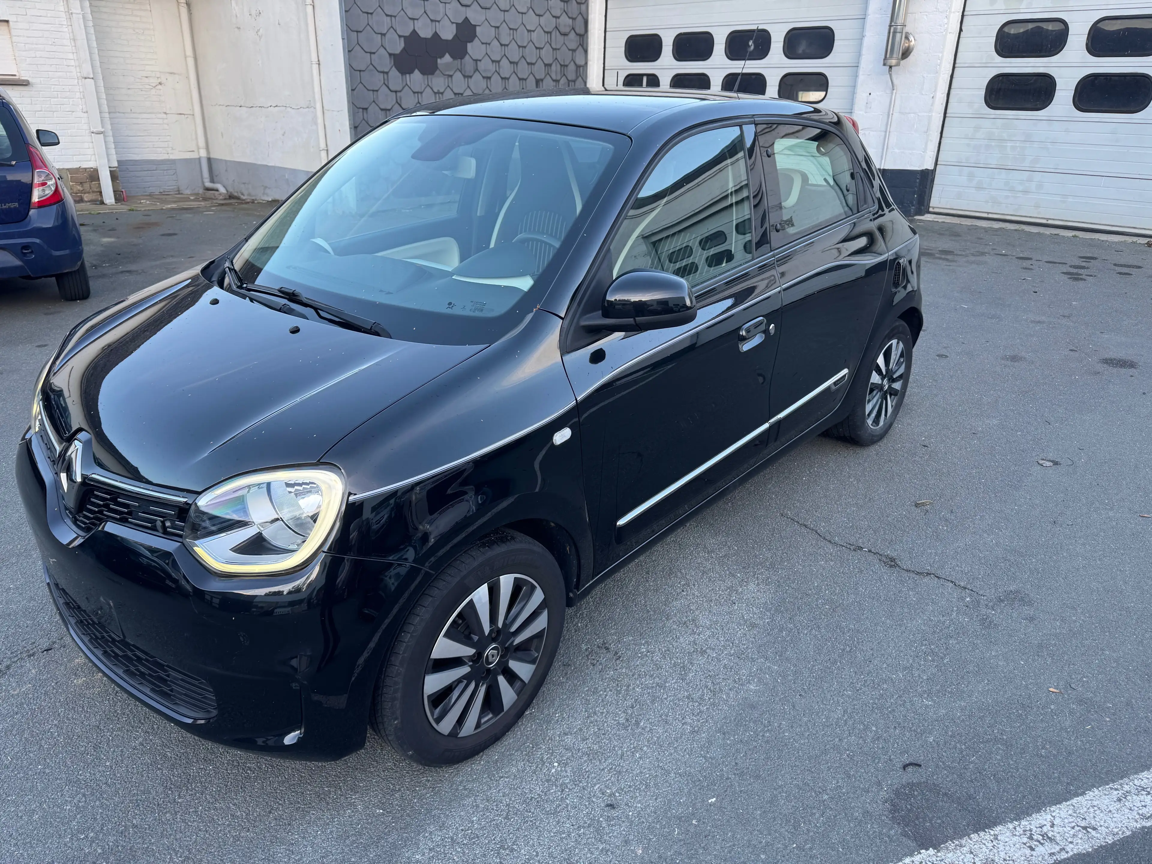 Renault Twingo Twingo 1.0i  SÉRIE SPÉCIALE — photo 2