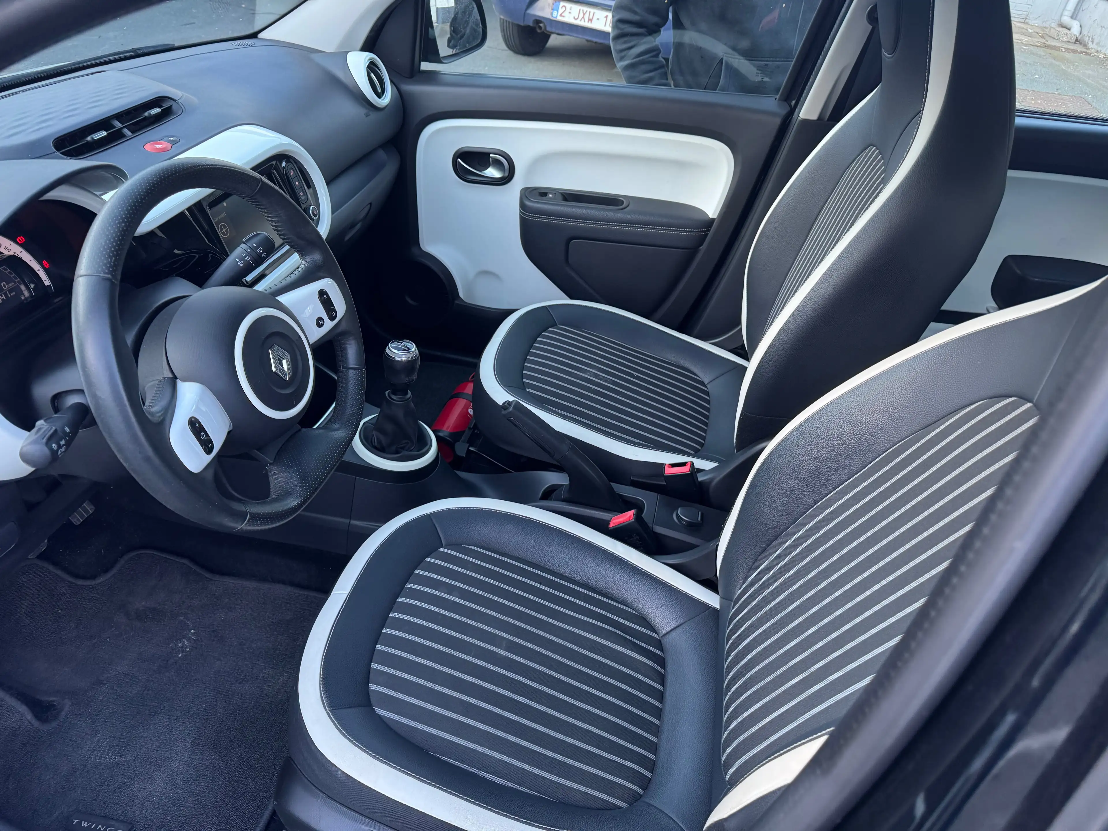 Renault Twingo Twingo 1.0i  SÉRIE SPÉCIALE — photo 11