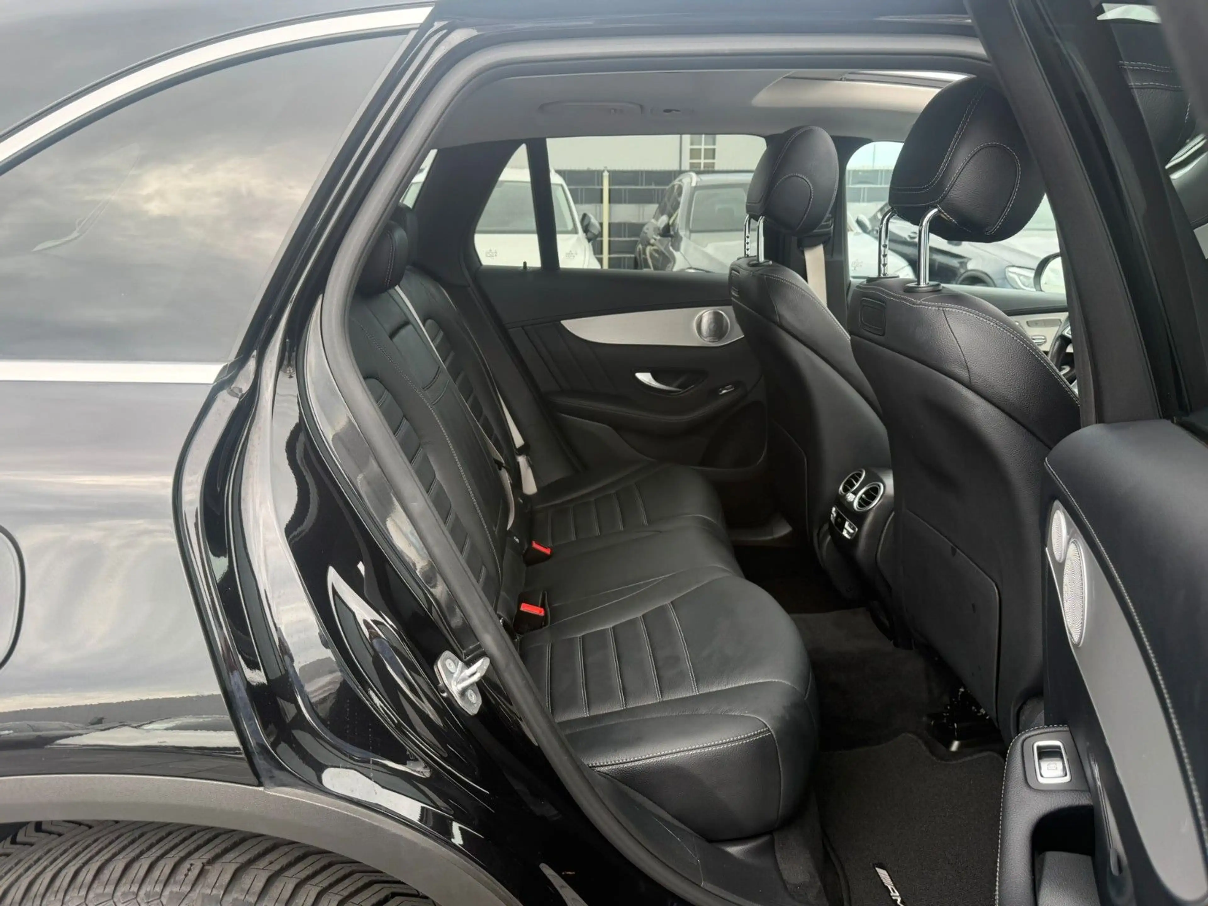 Mercedes-Benz GLC 250 4Matic AMG *DISTR+*PANO*BURMESTER*HUD* — photo 13