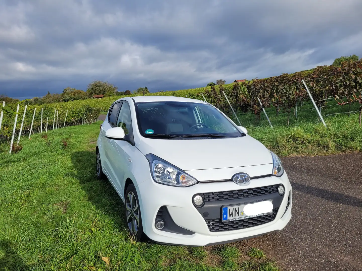 Hyundai i10 i10 1.2 YES! Plus Weiß - 1