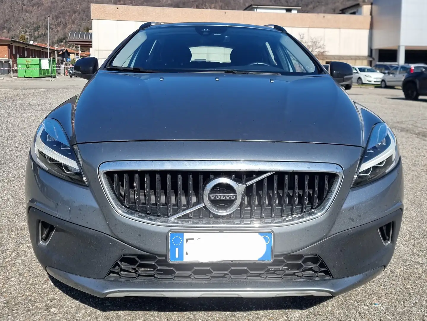 Volvo V40 Cross Country V40 Cross Country 2.0 d4 Momentum 190cv my17 Grigio - 2