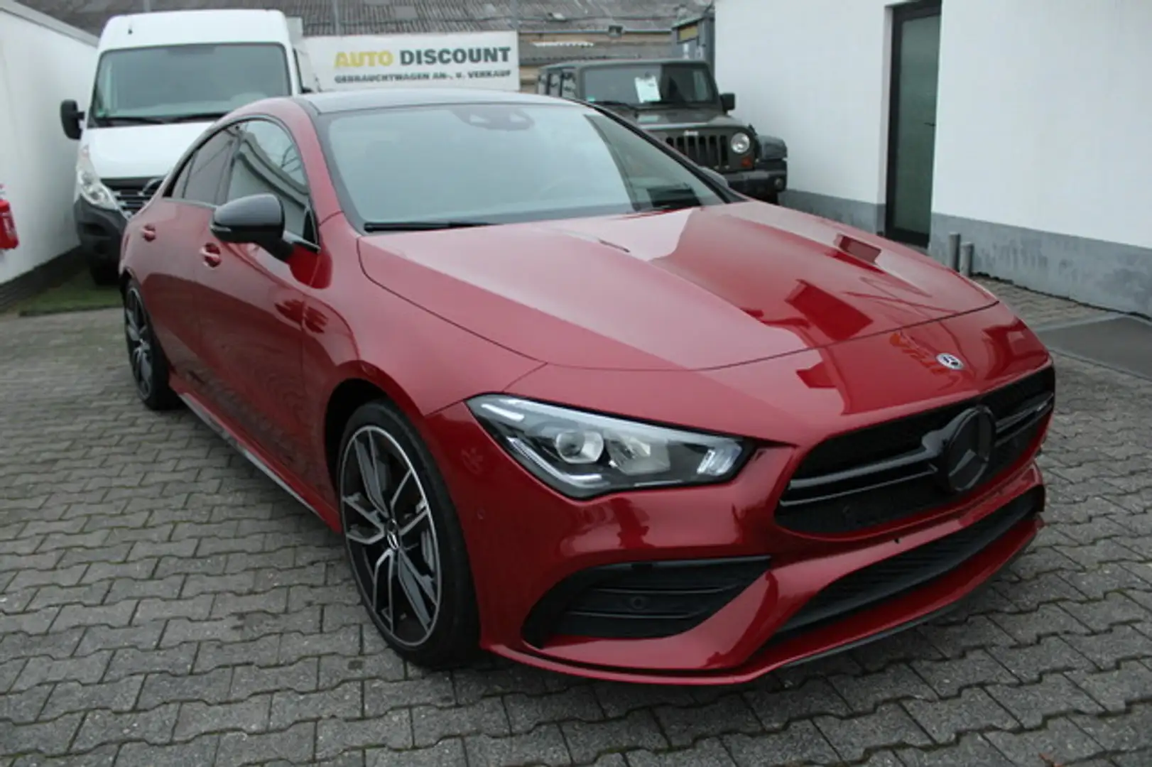 Mercedes-Benz CLA 35 AMG 4M+ Coupe AMG*Night*Pano*Multibeam LED Rosso - 1