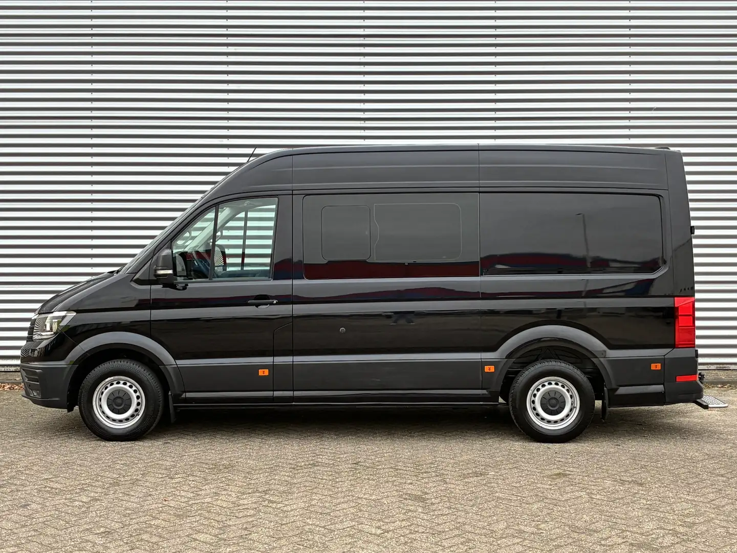 Volkswagen Crafter 35 2.0 TDI L3H3 Camera Trekhaak Standkachel Elektr Zwart - 2