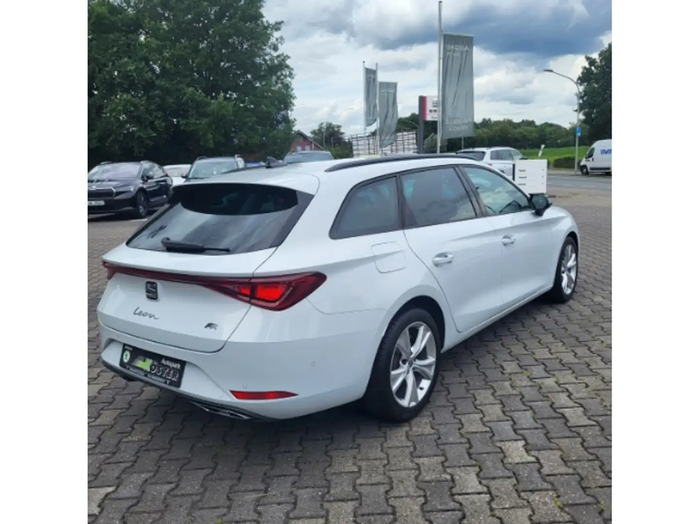 SEAT Leon SP FR-Line 1.5 eTSI 110kW 7G DSG*ACC*NAV*LED*SPURW Wit - 2