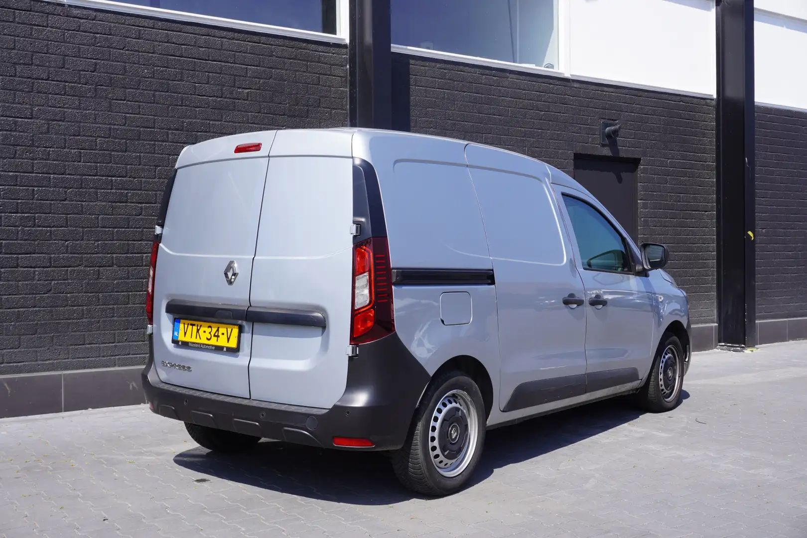 Renault Express 1.5 dCi EURO 6 - Airco - Navi - Cruise - € 12.900, Argent - 2