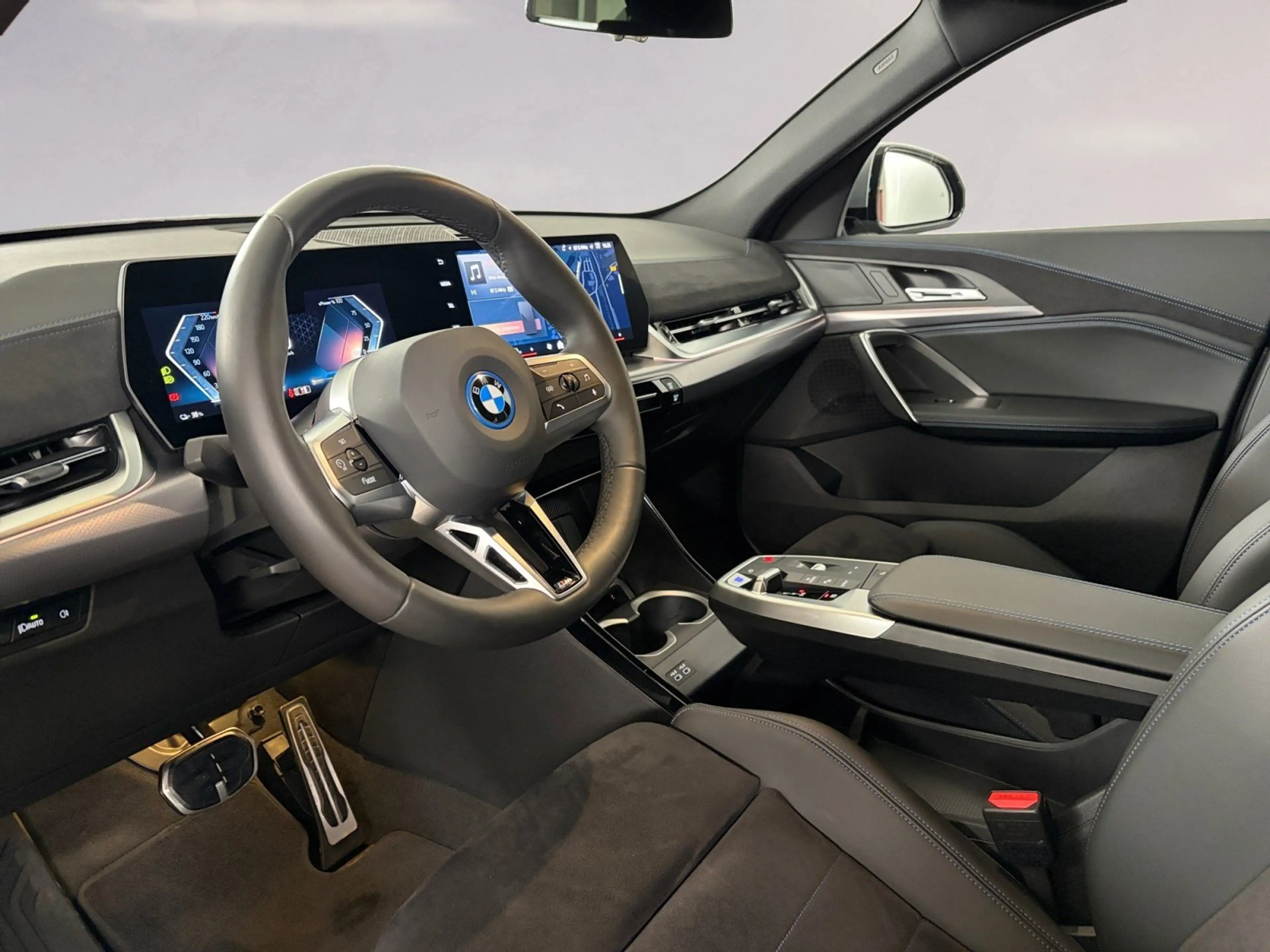 BMW iX2 xDrive30 DAB LED Komfortzg. — photo 6