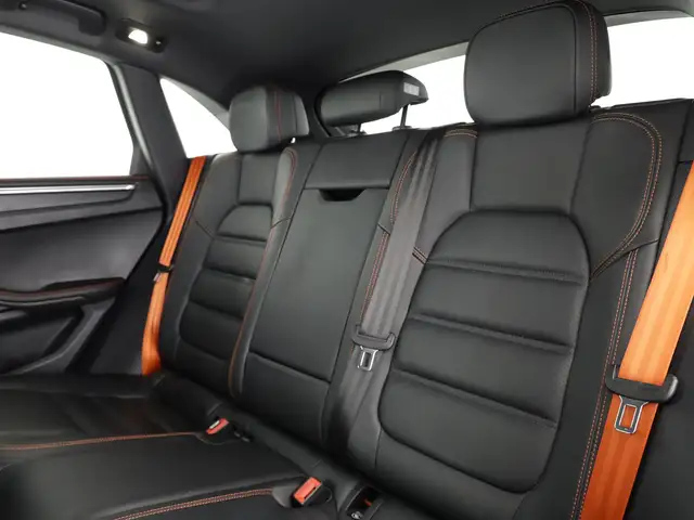 Porsche Macan view 15