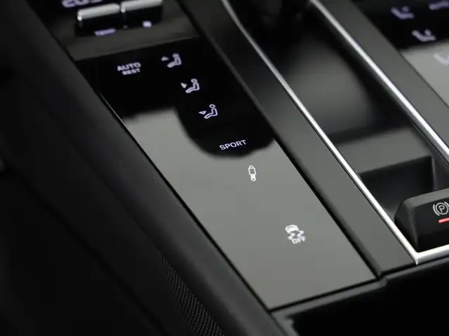 Porsche Macan view 10