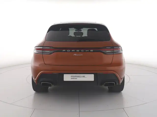 Porsche Macan view 4