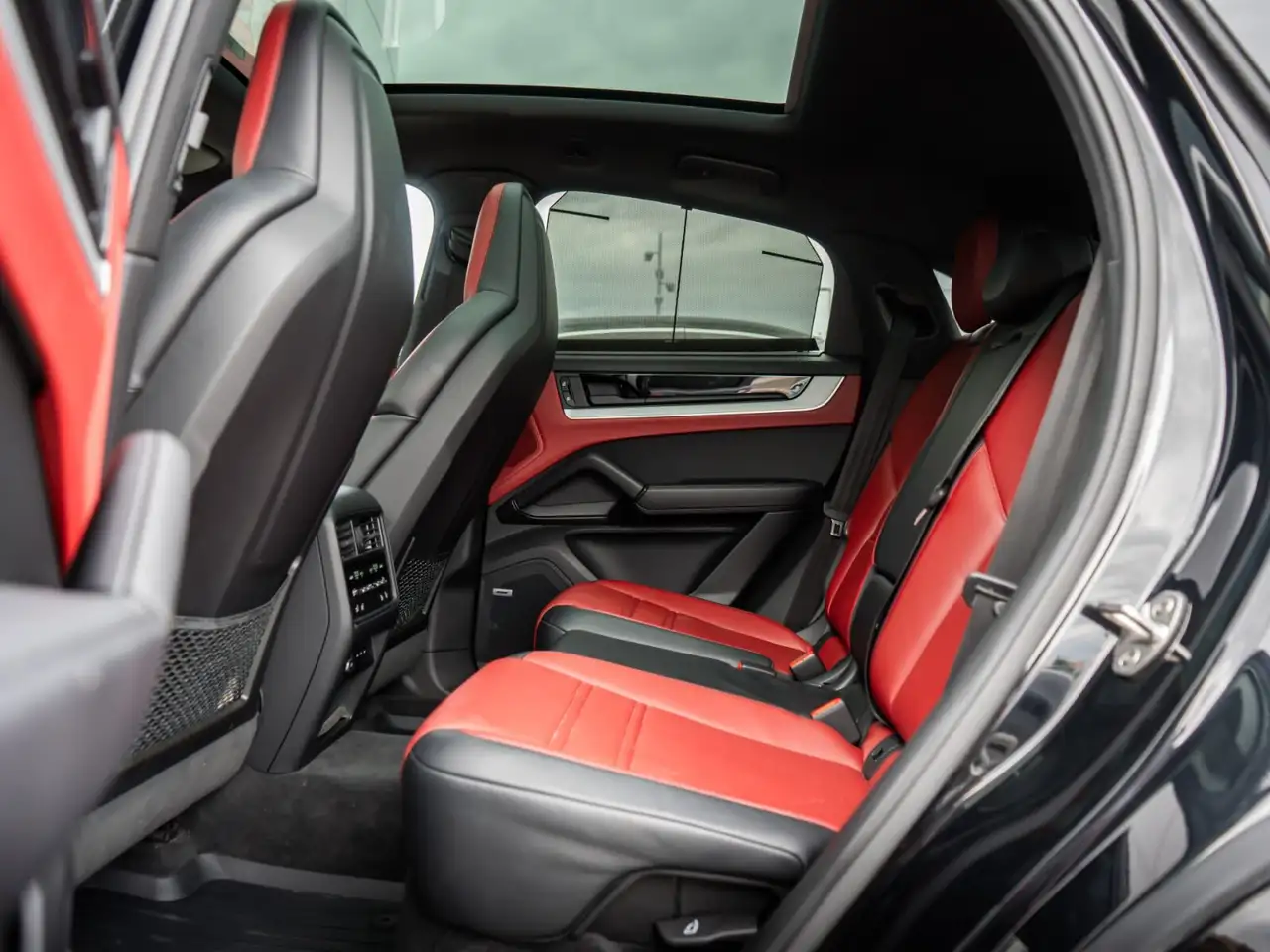 Porsche Cayenne снимка Porsche Cayenne
