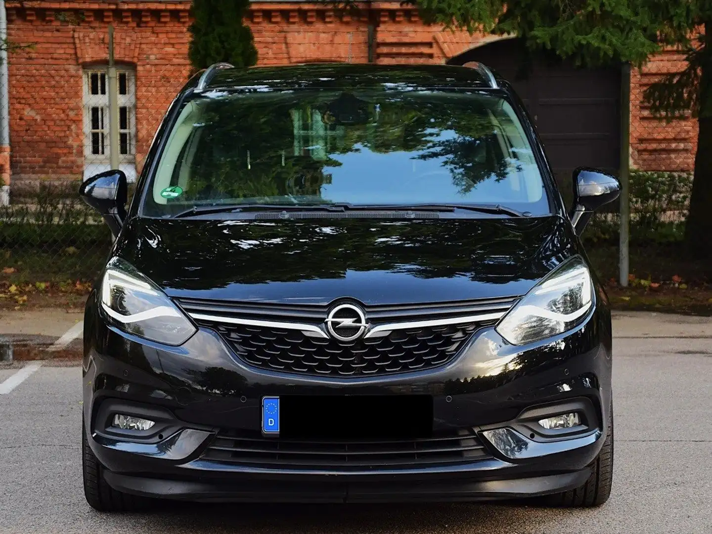 Opel Zafira 1.6 (ECOTEC) DIT Automatik Business Innovation Schwarz - 1