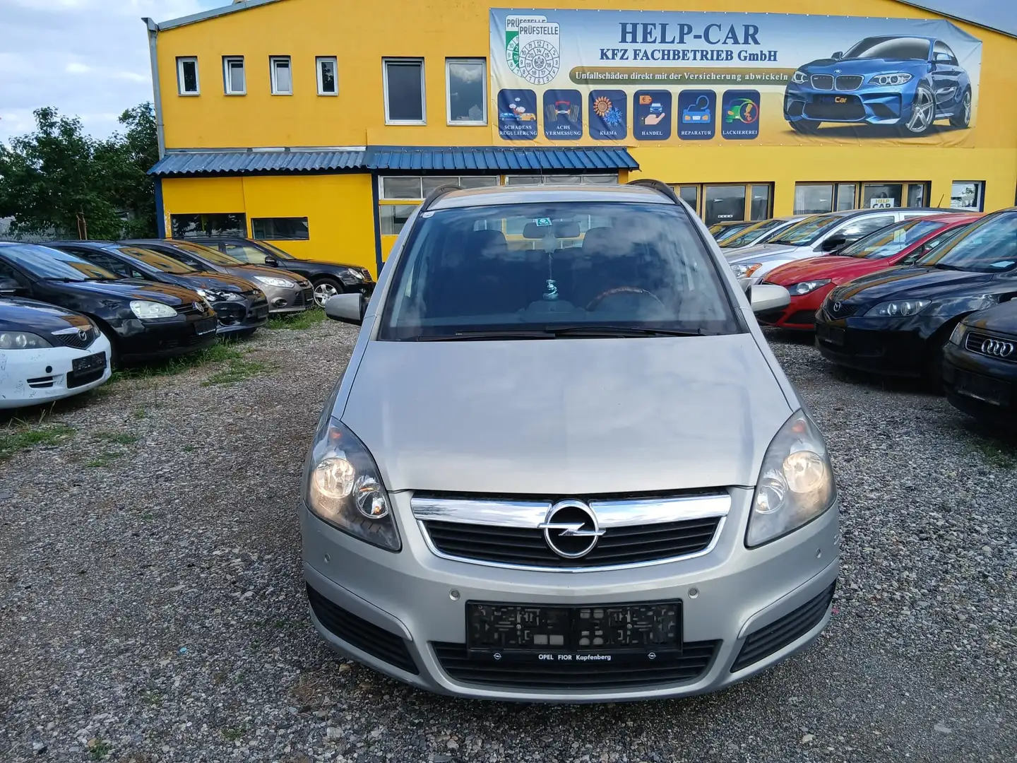 Opel Zafira Grau - 1