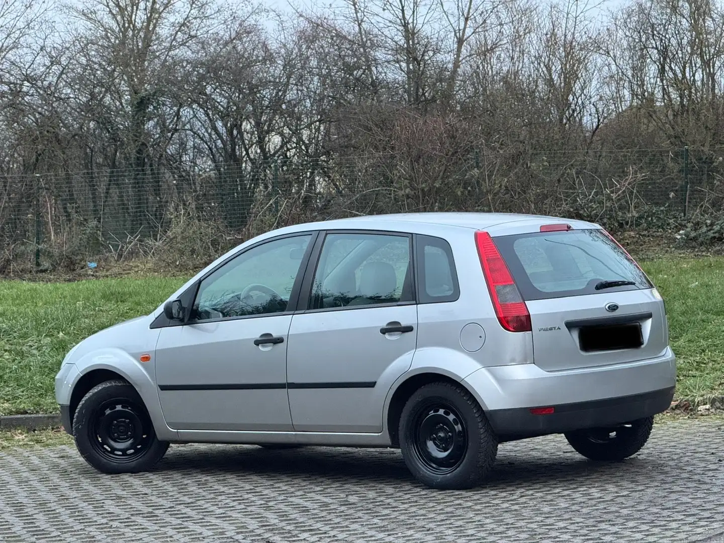 Ford Fiesta 1.25 Ambiente Tüv Neu Silber - 2