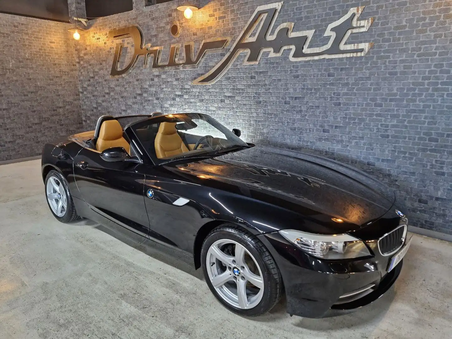 BMW Z4 (E89) SDRIVE23i 204ch LUXE 1er main Noir - 1