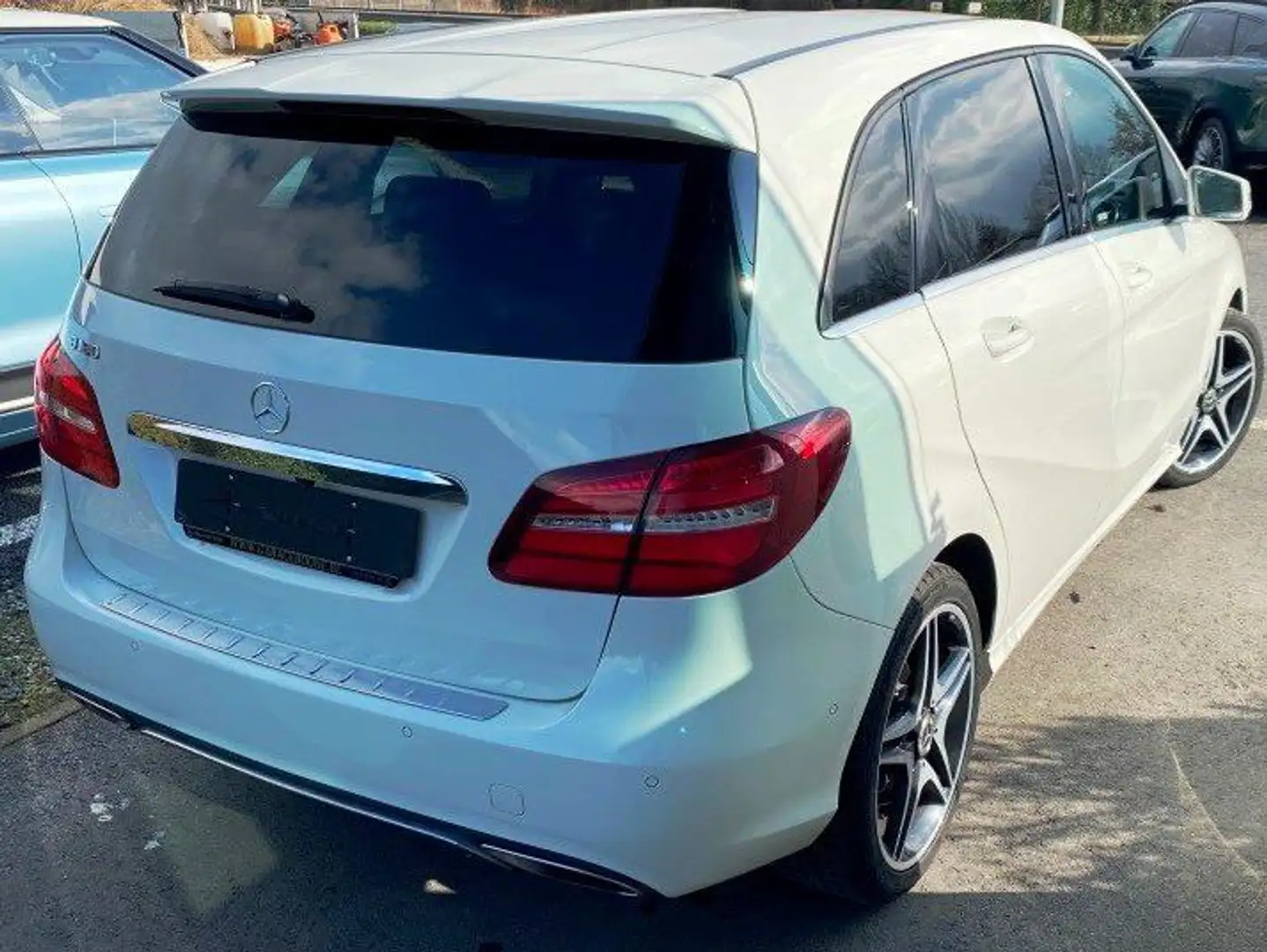 Mercedes-Benz B 180 Urban 7A + PTS/cam/GPS/LED/... in topstaat! Blanco - 2