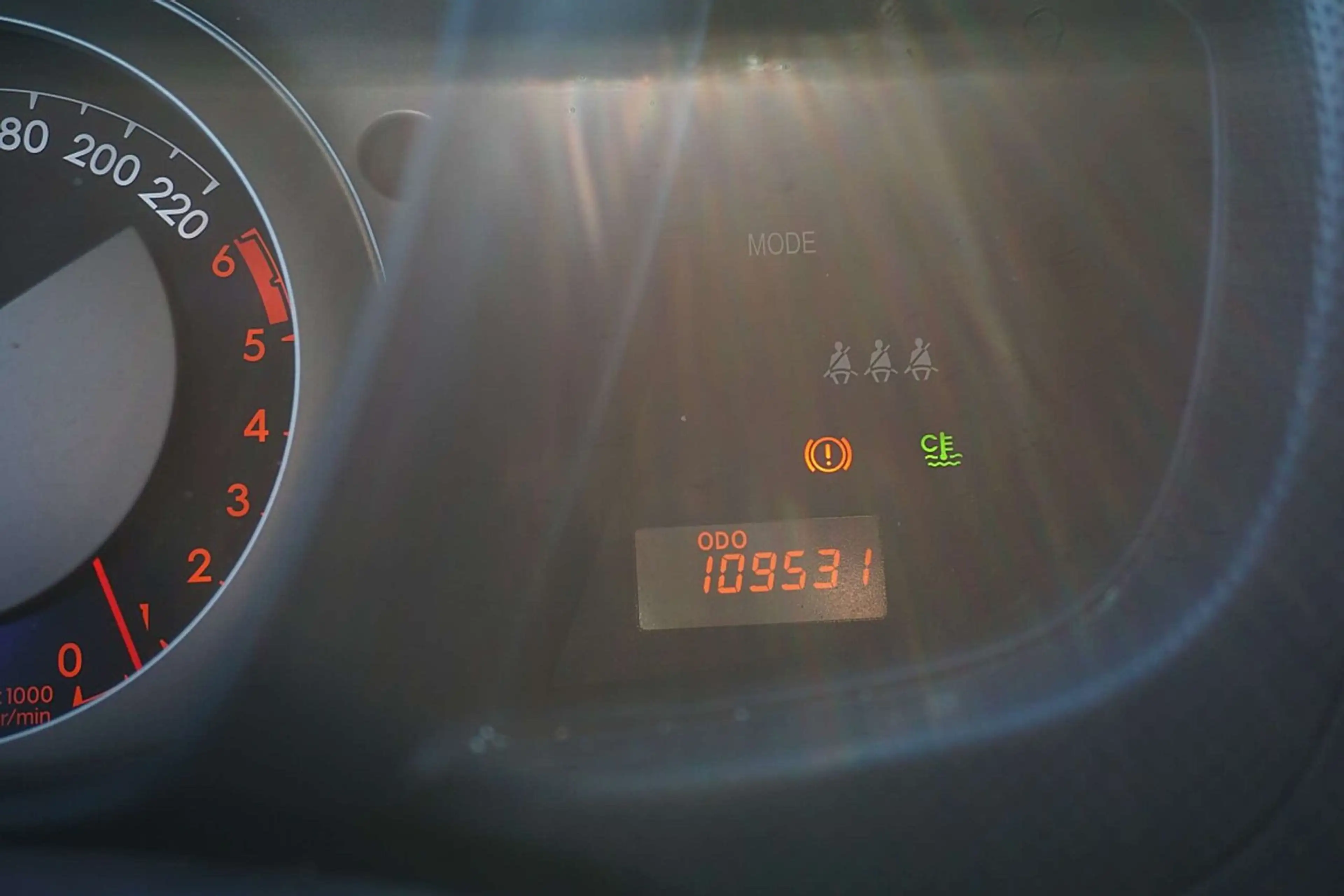 Toyota Urban Cruiser 1,4 D-4D DPF Mid AWD — photo 14