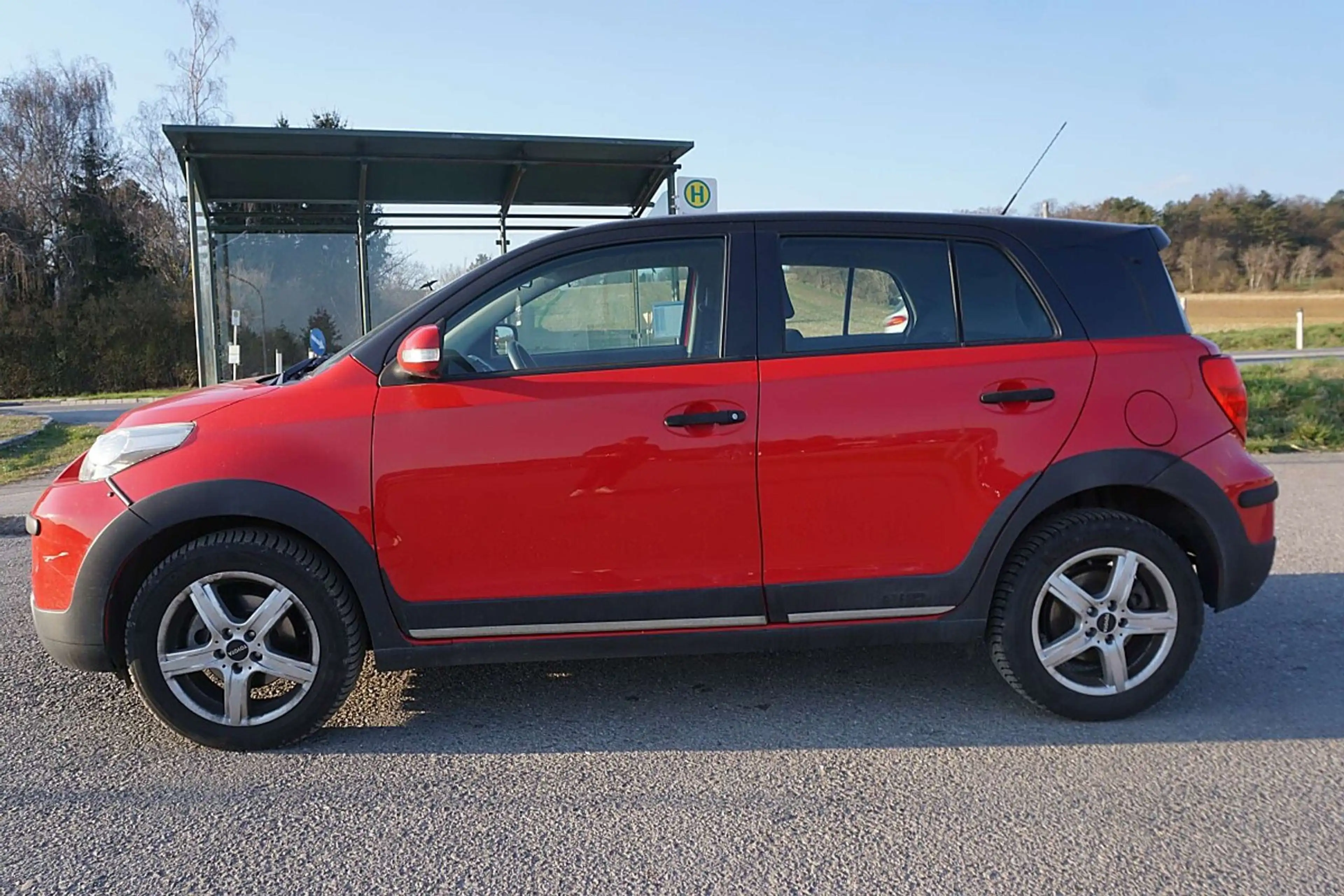 Toyota Urban Cruiser 1,4 D-4D DPF Mid AWD — photo 4