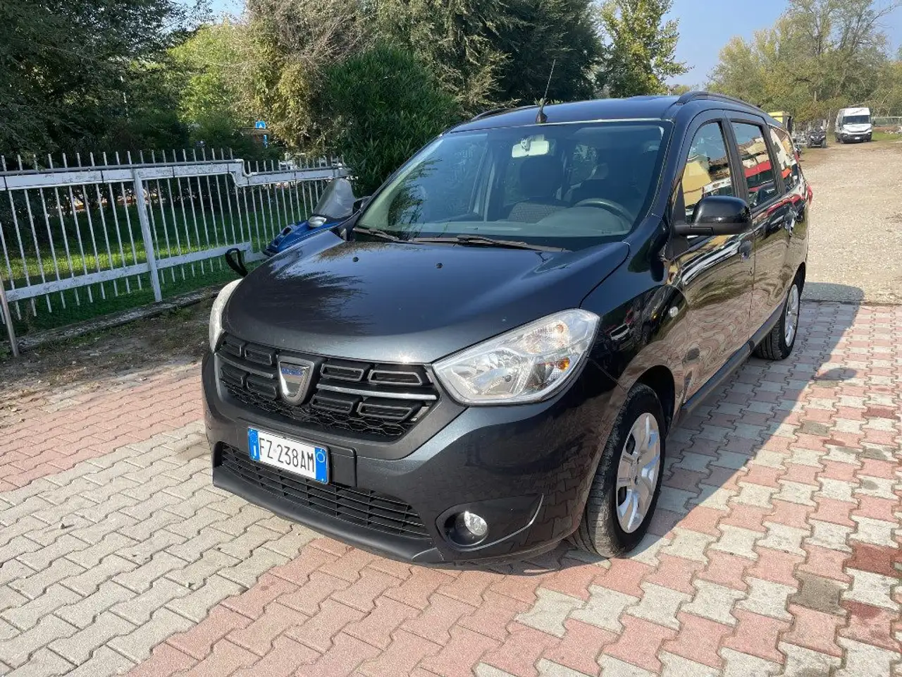 Dacia Lodgy