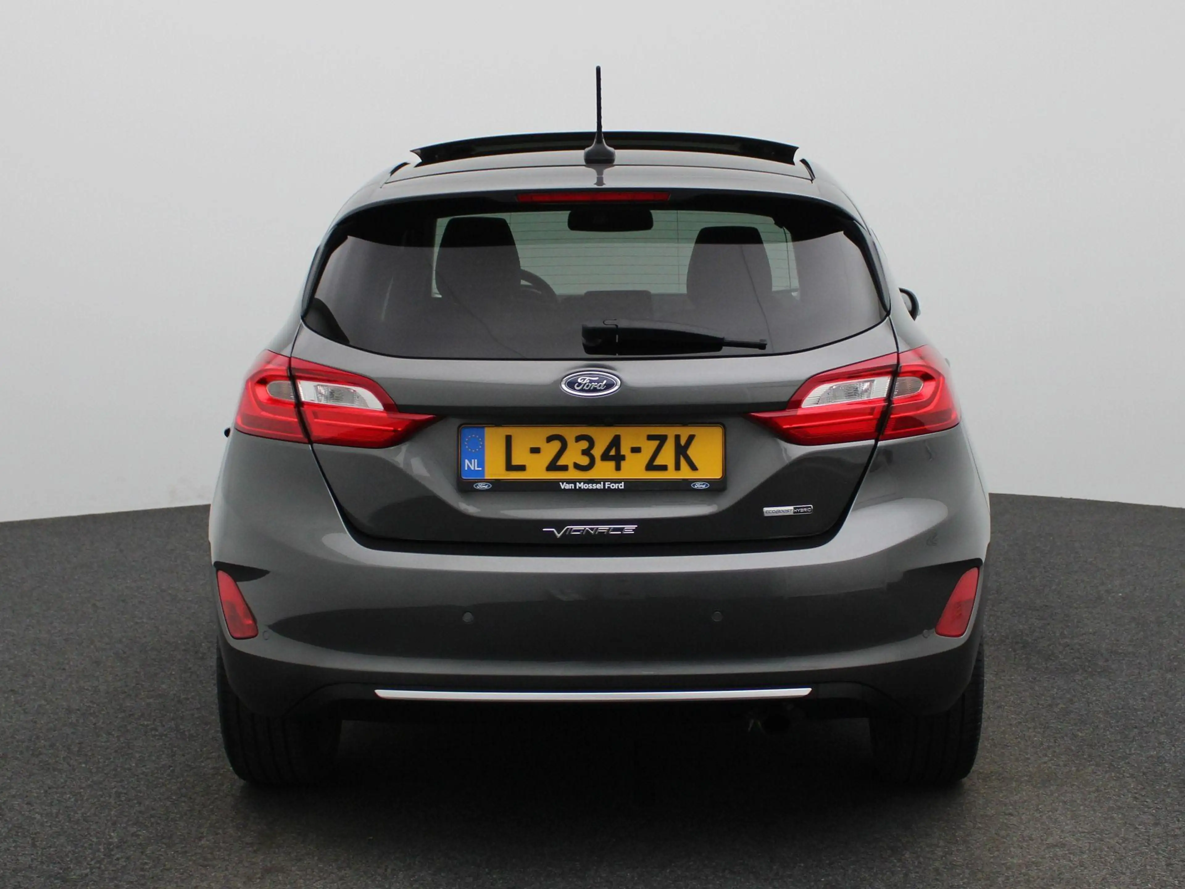 Ford Fiesta 1.0 EcoBoost Hybrid Vignale Panoramadak | Winterpa — photo 5