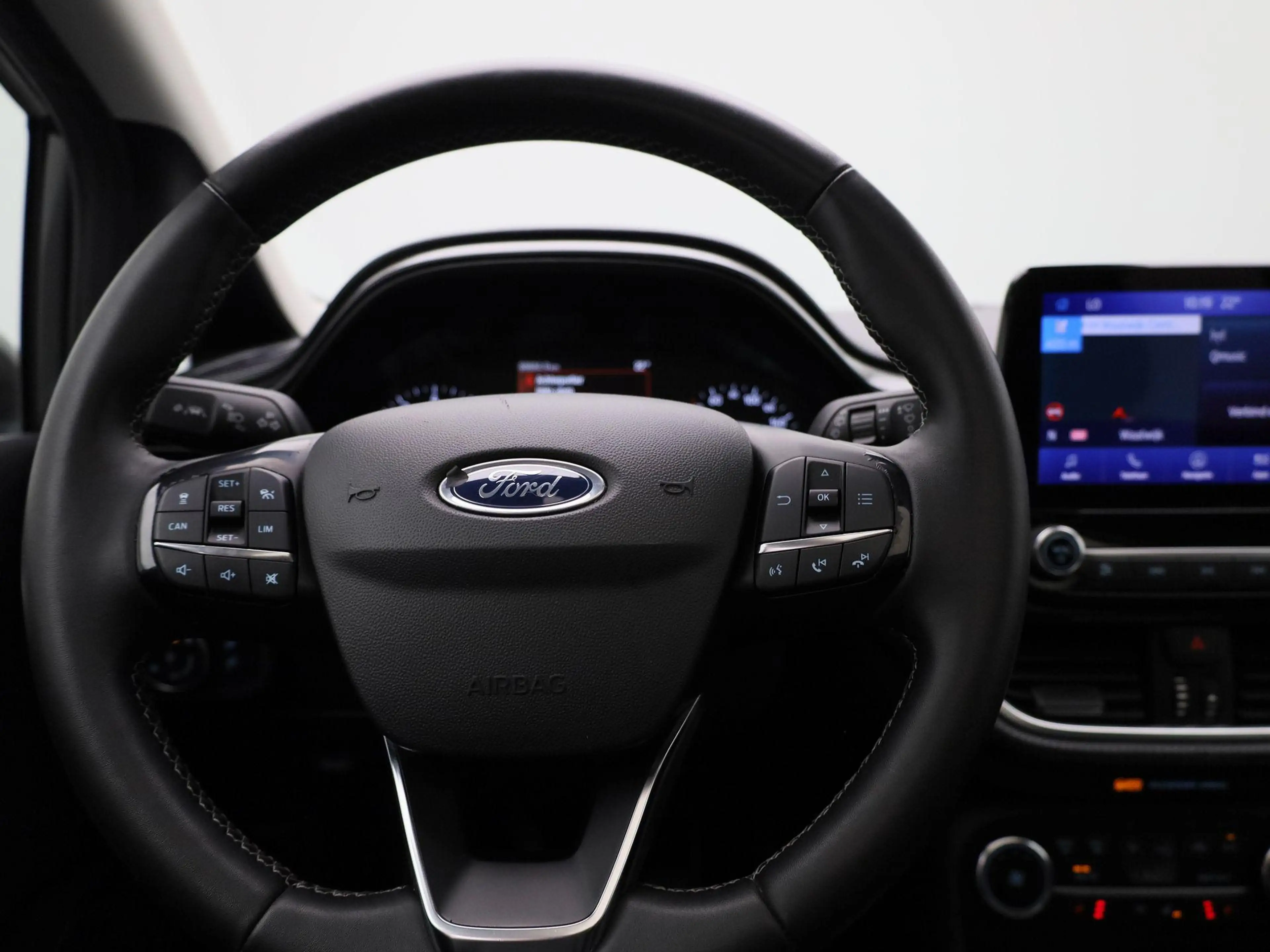 Ford Fiesta 1.0 EcoBoost Hybrid Vignale Panoramadak | Winterpa — photo 7