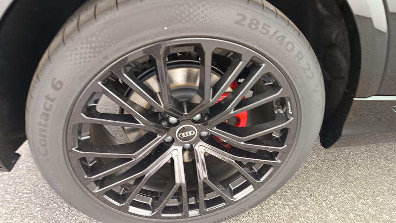 Audi Q8 e-hybrid quattro 290 kW — photo 28