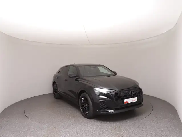 Audi Q8 view 2
