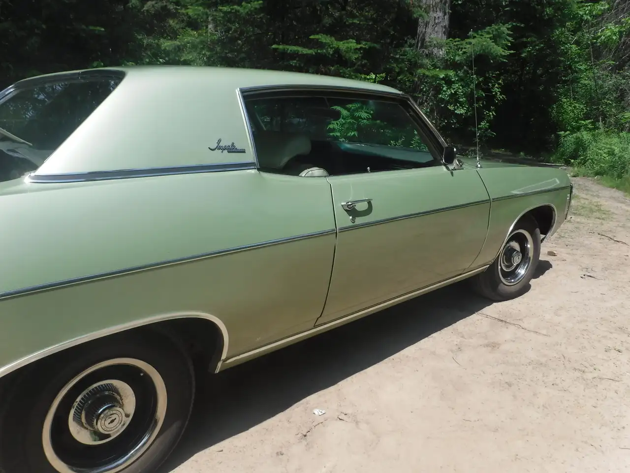 Chevrolet Impala photo Chevrolet Impala