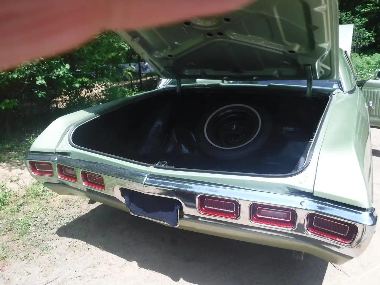 Chevrolet Impala photo Chevrolet Impala