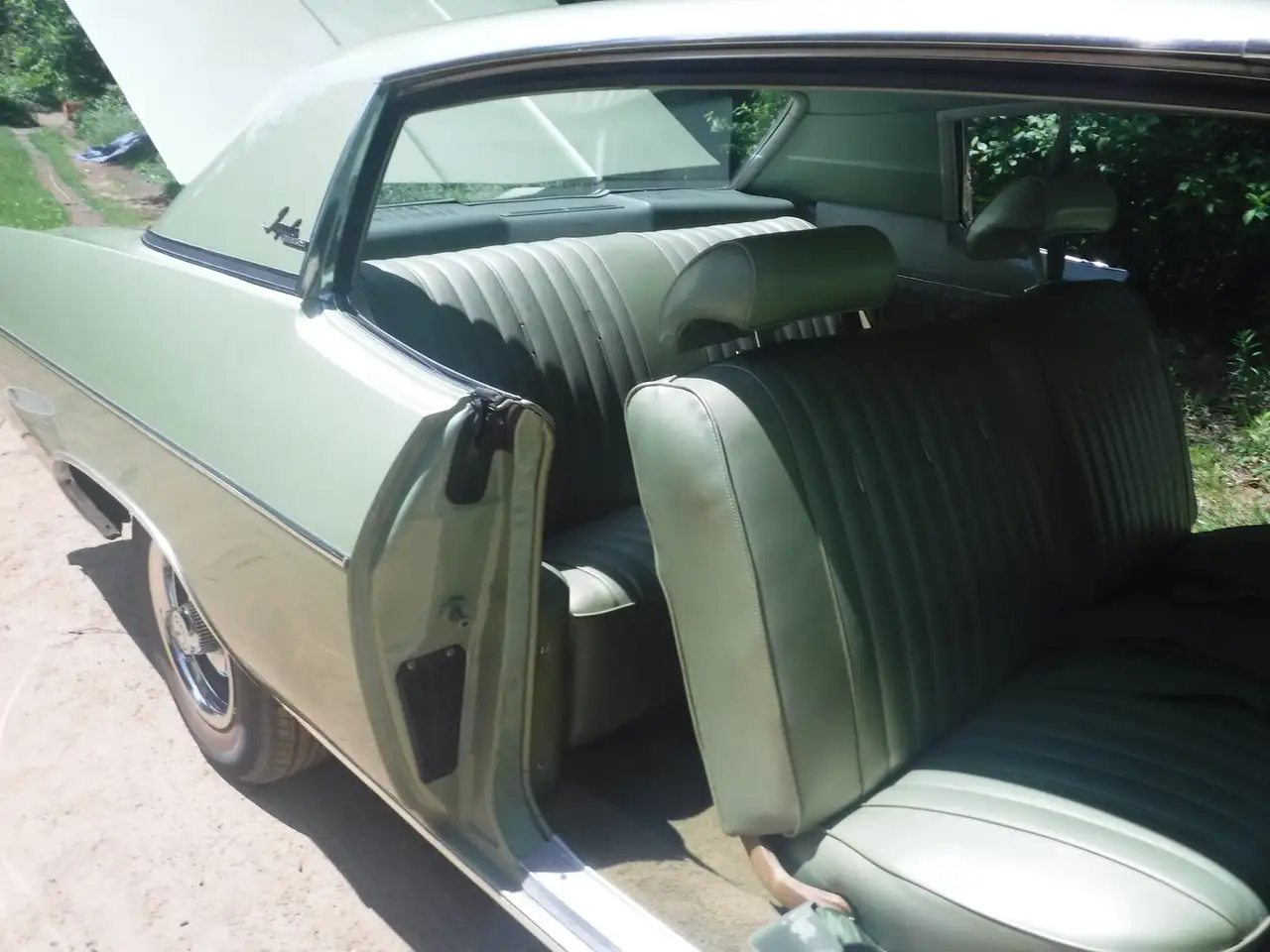 Chevrolet Impala photo Chevrolet Impala