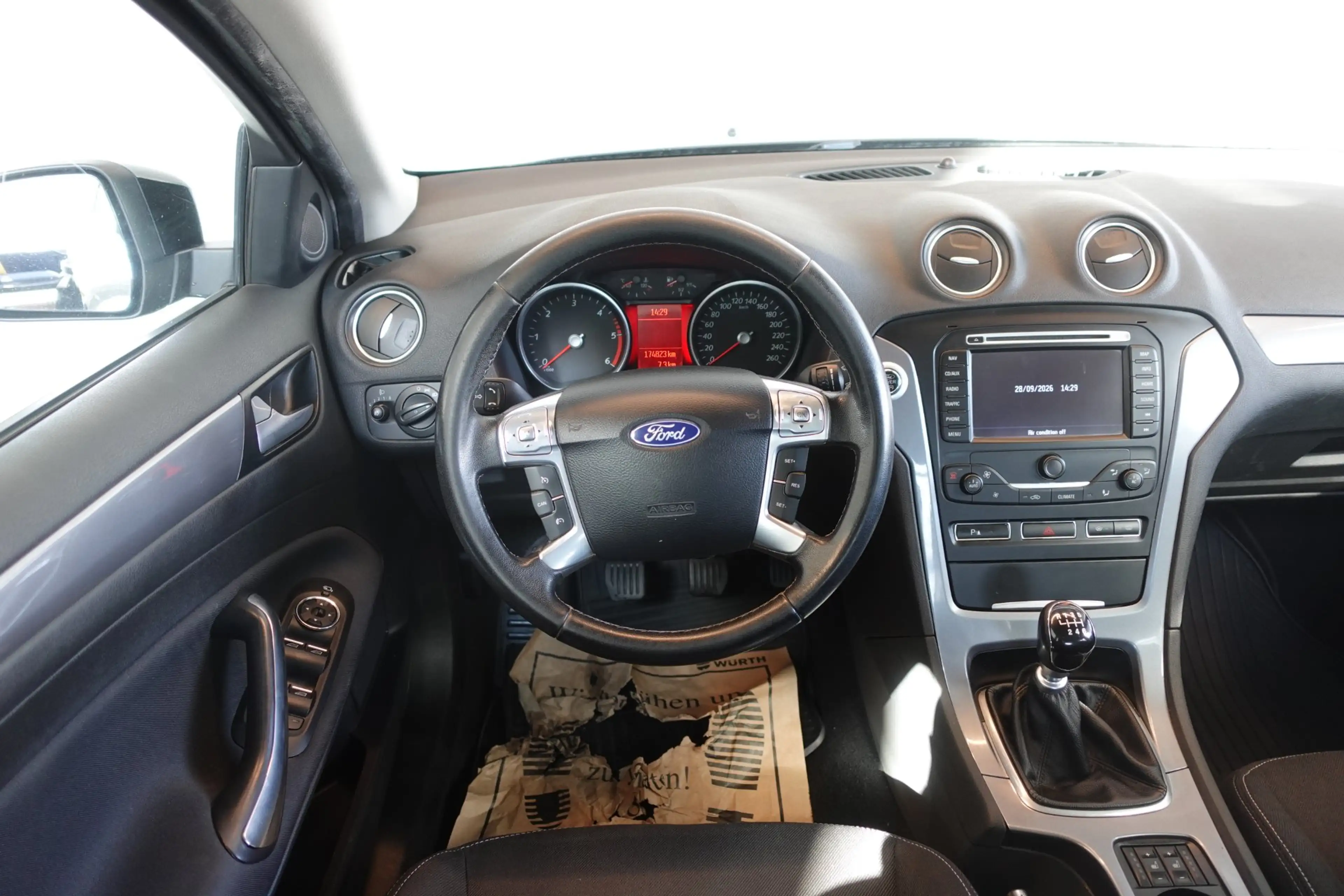 Ford Mondeo Business Plus 2,0 TDCi — photo 10